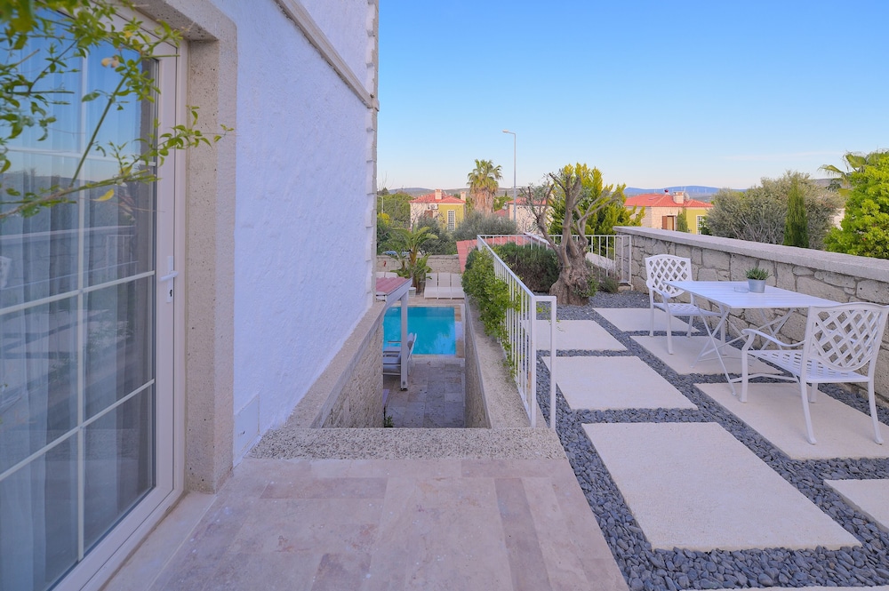 Peremere Alacati Hotel 33/50