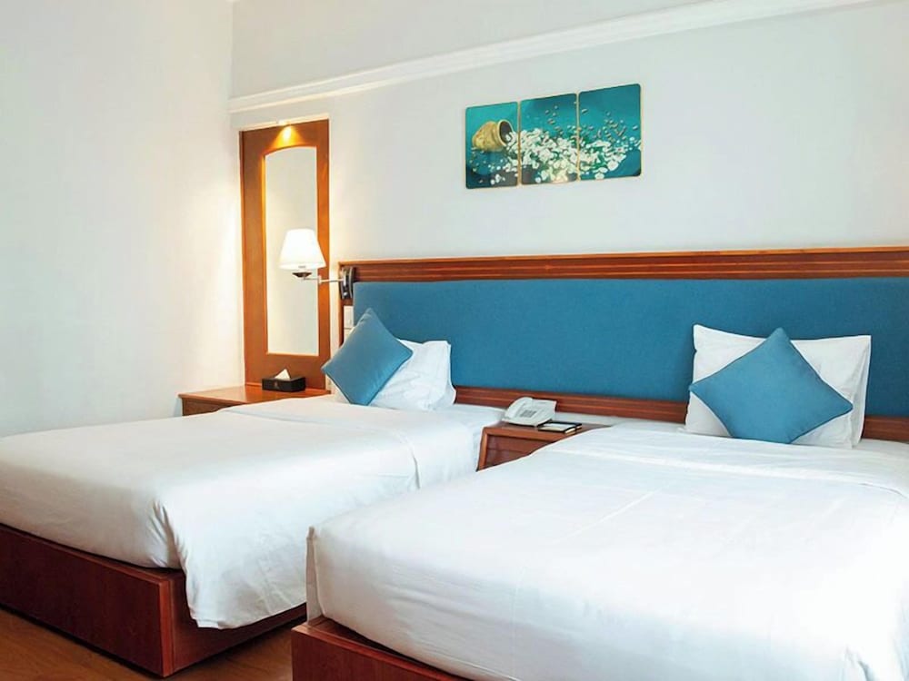 Royal Hotel Saigon 29/70
