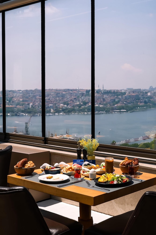 Radisson Blu Hotel Istanbul Pera 59/78