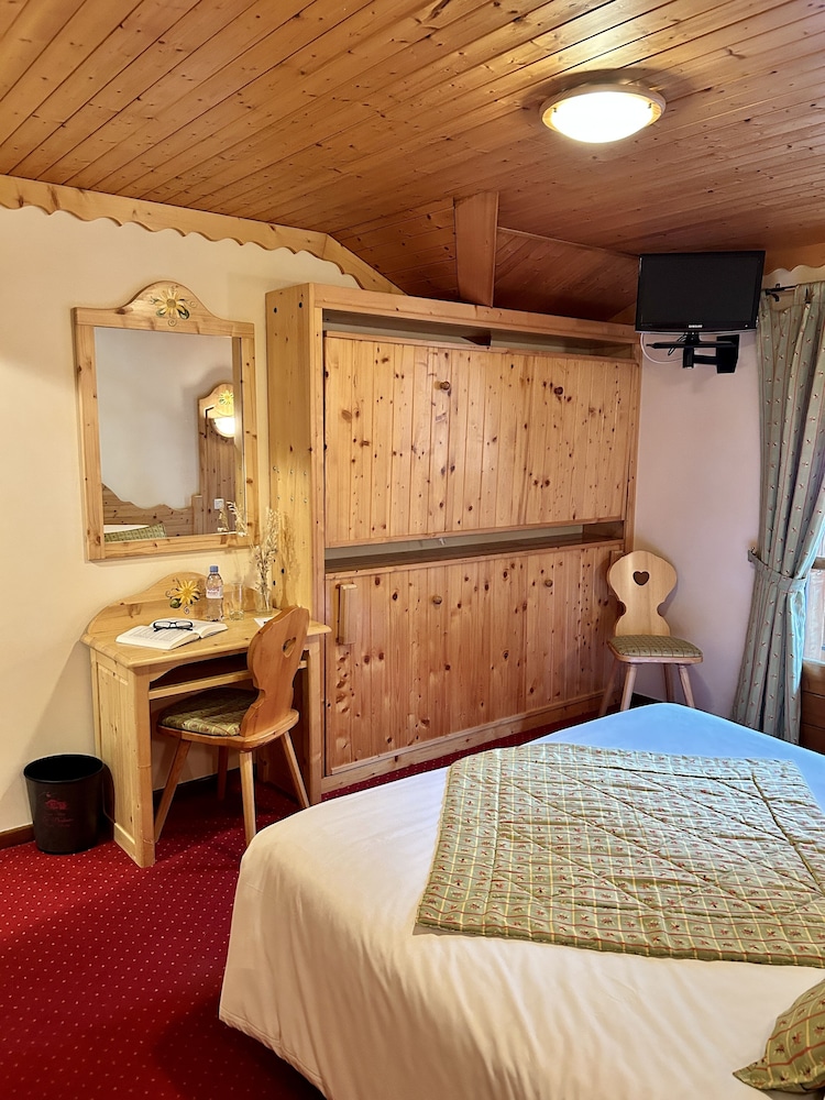 Hotel Les Prodains 8/50