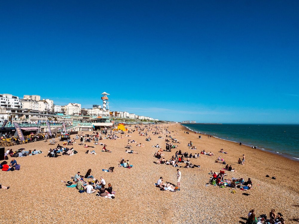 a&o Brighton Beach 31/40