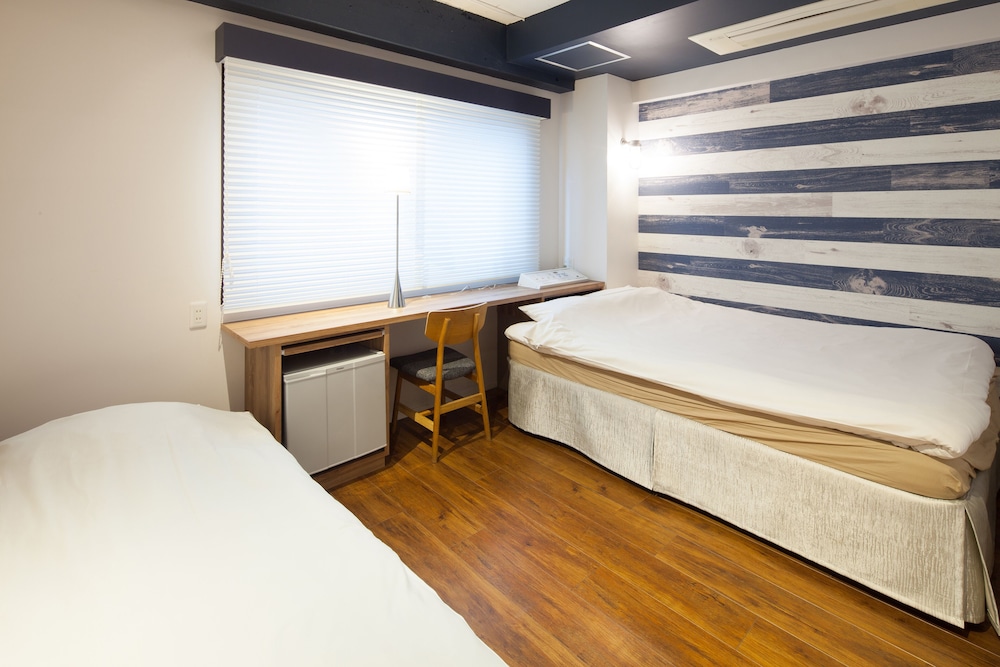 Shinjuku City Hotel N U T S 25/66