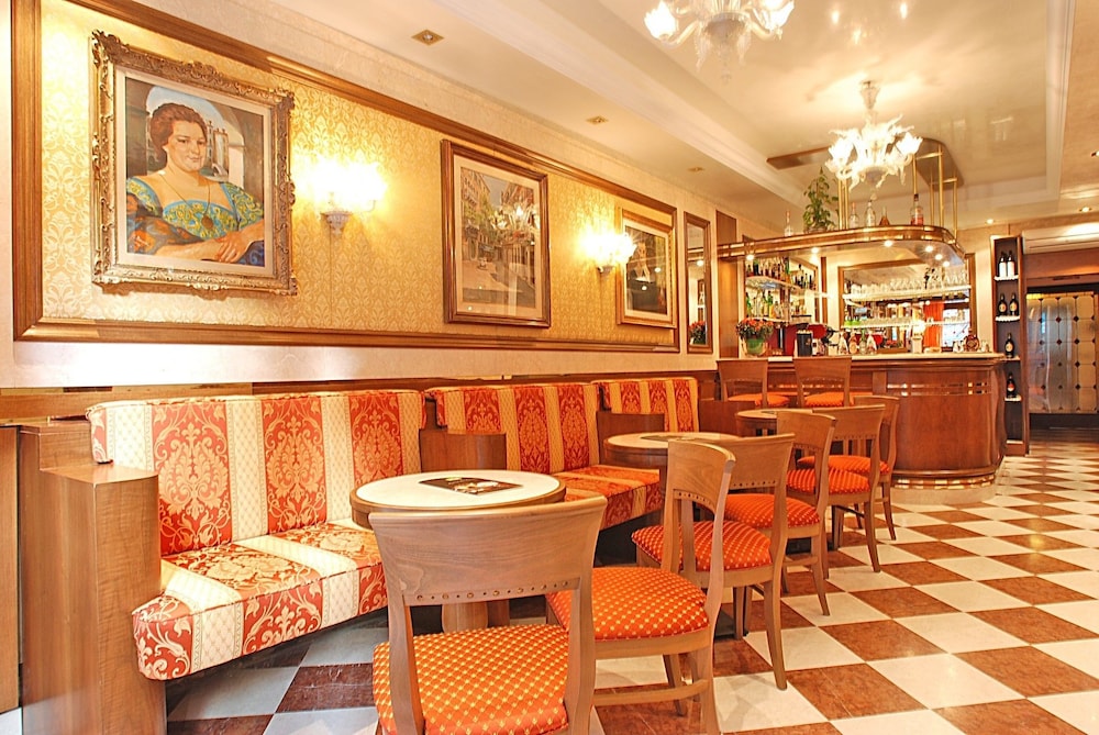 Hotel Fontana 23/28