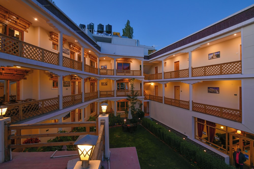 Hotel Ladakh Inn 5/19