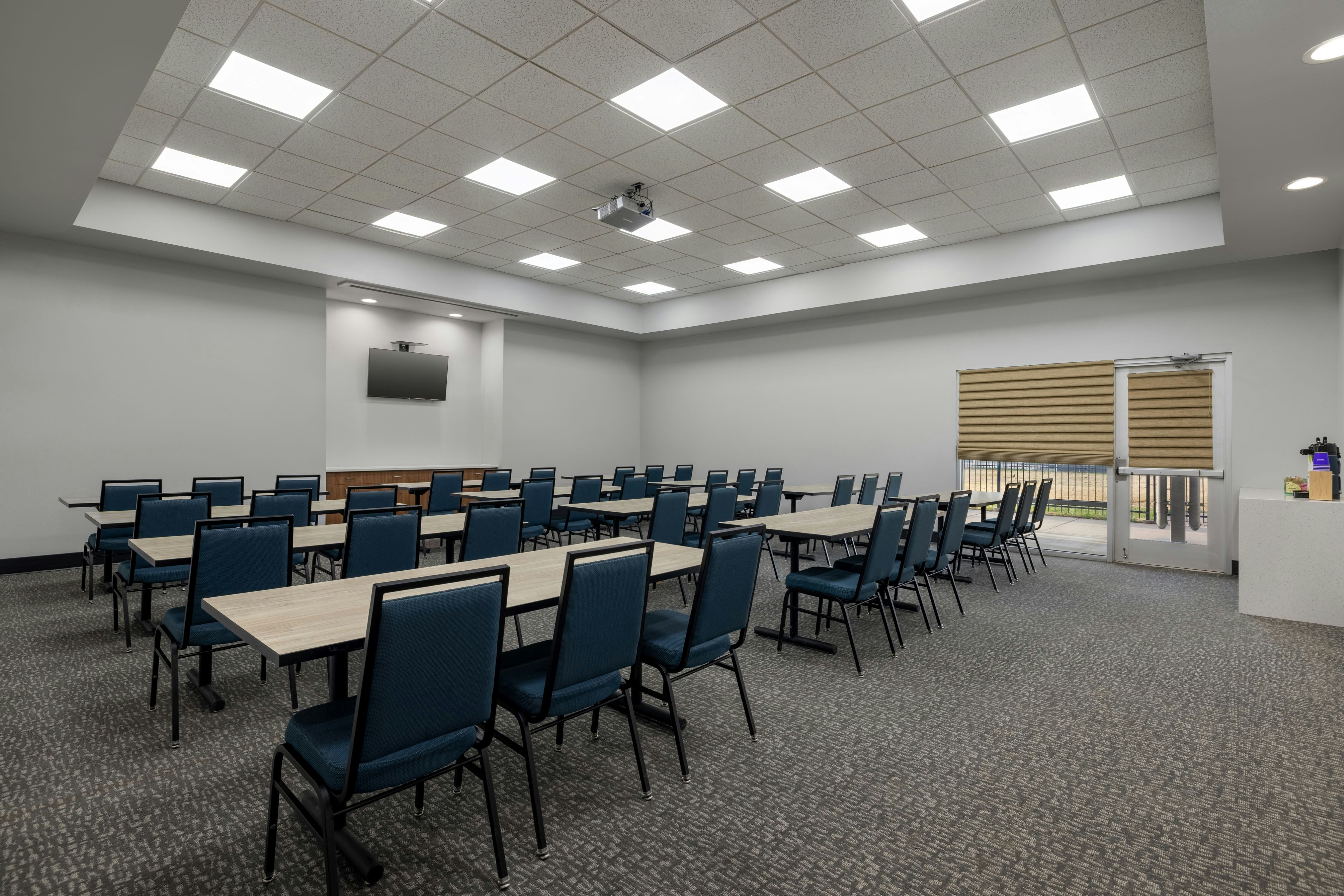 Spark by Hilton Artesia 21/26