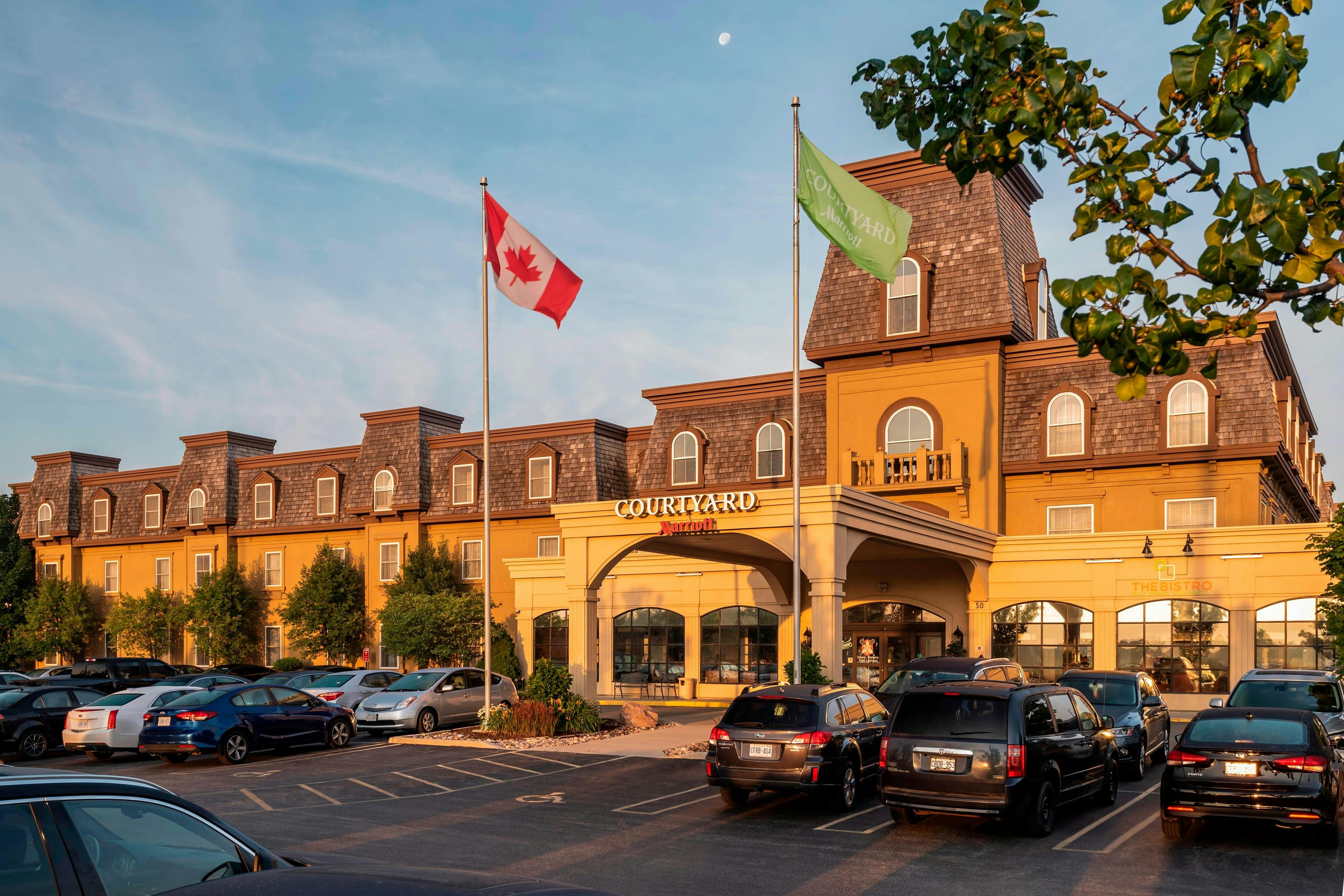 Courtyard Waterloo St. Jacobs 17/17