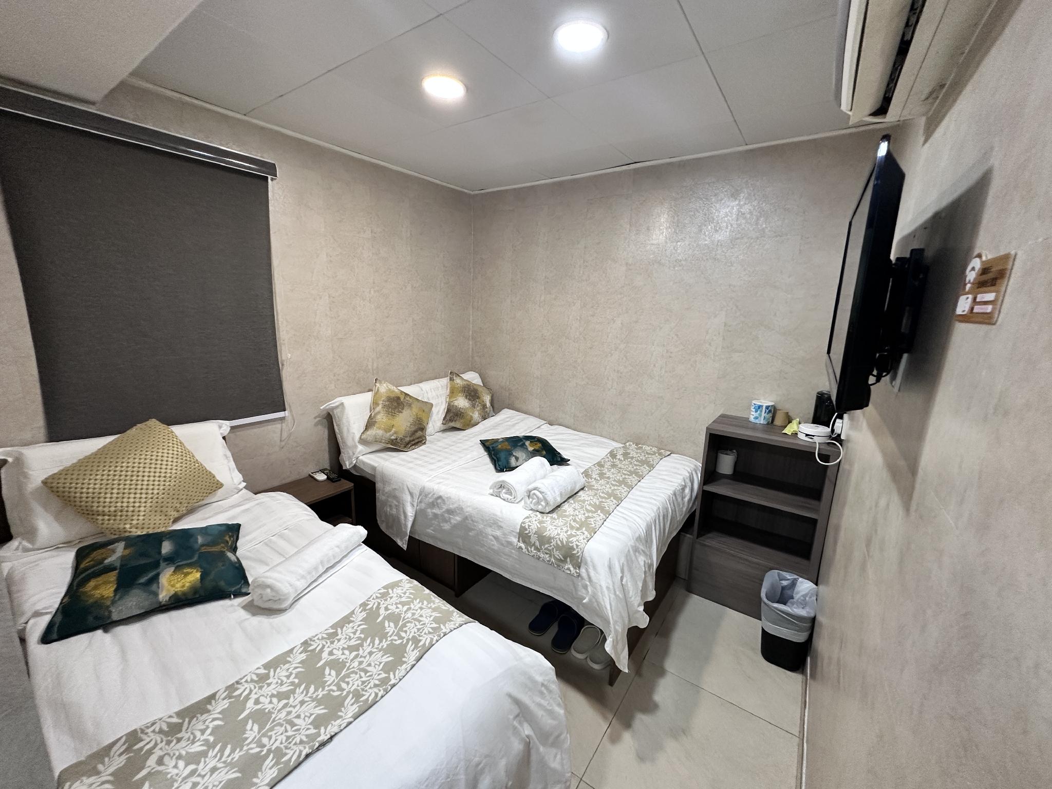 ROOM, TRIPLE, 1 DOUBLE AND 1 SINGLE BED