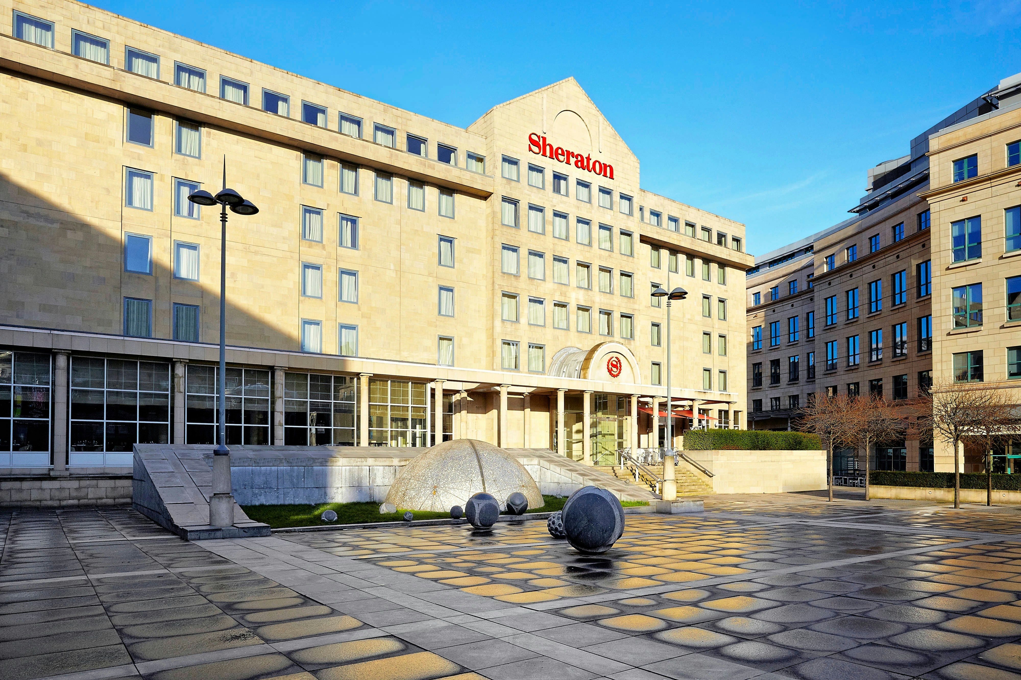 Sheraton Grand Hotel And Spa 73/75