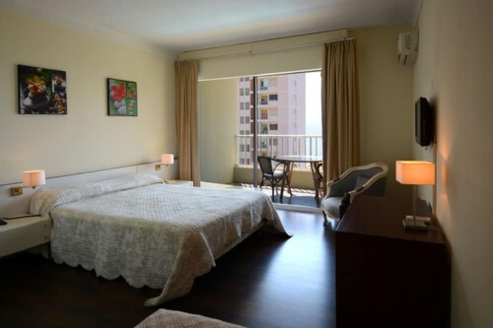Sun Beach Hotel 6/50
