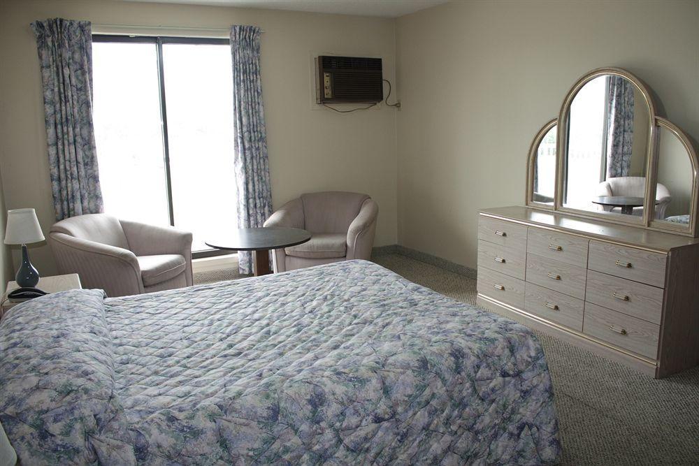 Tropicana Inn 18/30