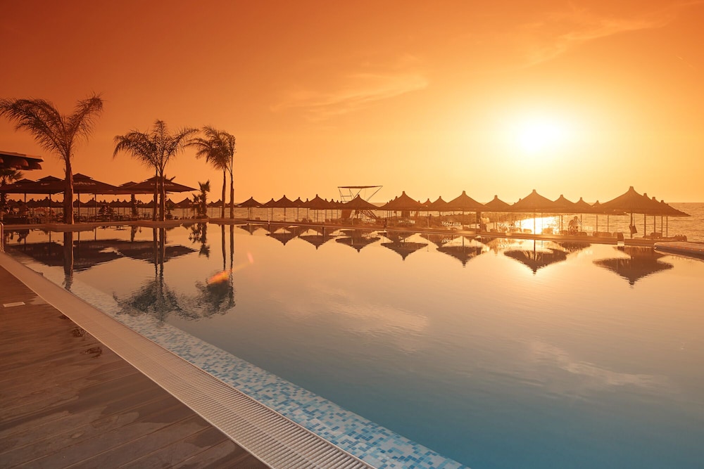 Brilliant Hotel & SPA Golem 37/43