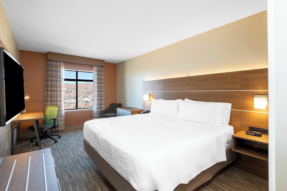 1 Bedroom, Suite, King Bed, Sofa, Jetted Tub