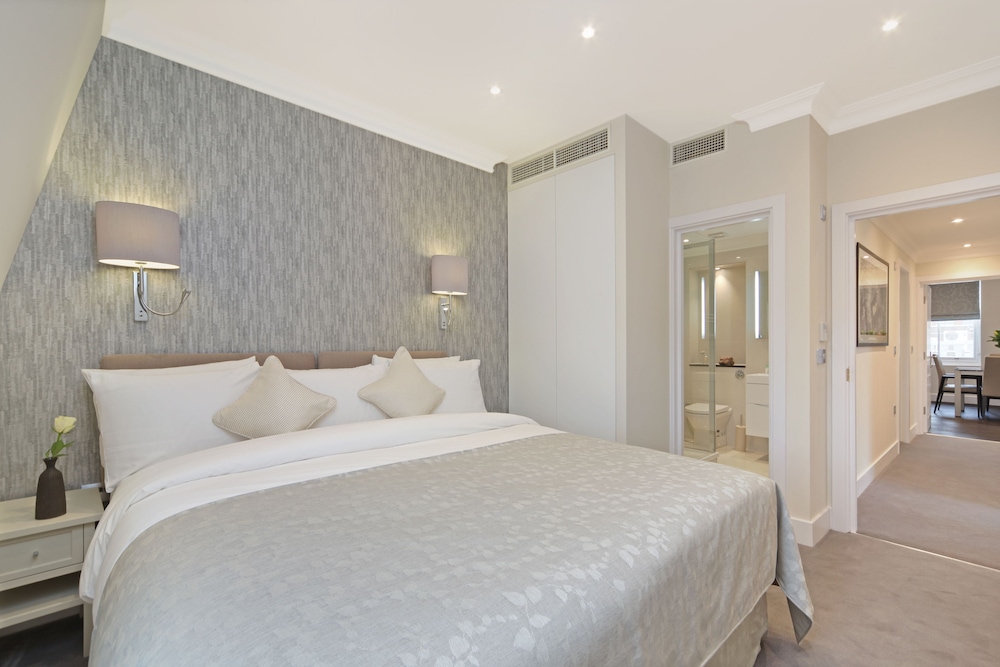 20 Hertford Street 12/50