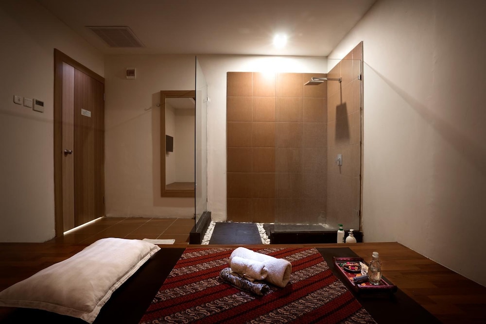 Cavinton Hotel 22/72