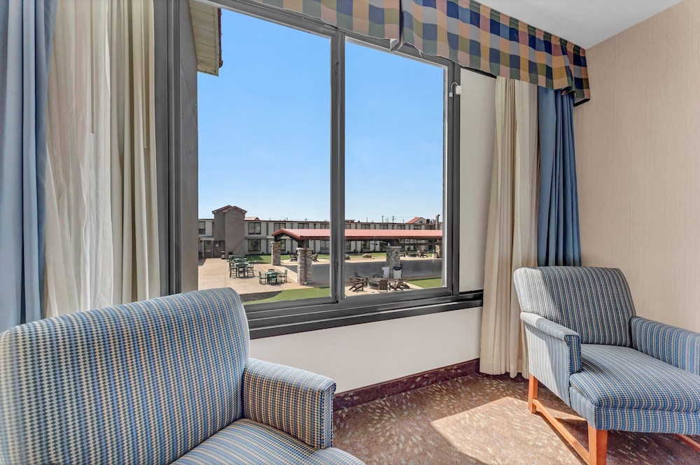 Buffalo Airport Hotel 48/61