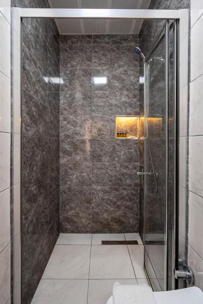 Hotel Emir 50/50