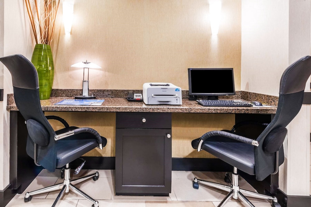 Days Inn & Suites by Wyndham Mineral Wells 31/37