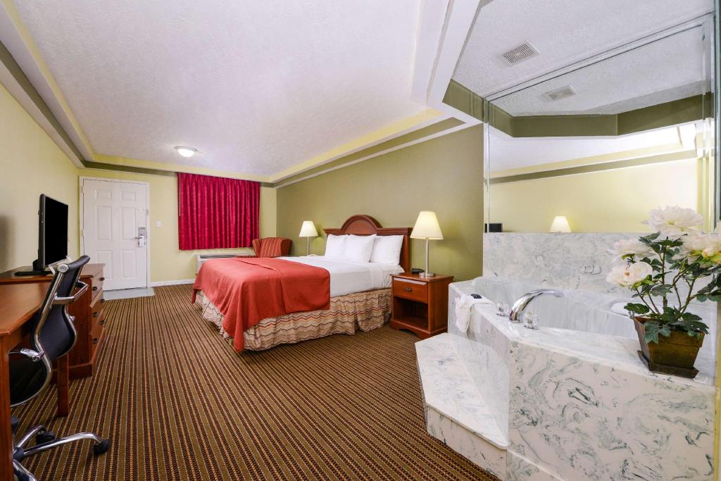 جناح بحوض جاكوزي بحوض استحمام، Americas Best Value Inn & Suites Waller Prairie View 3/10