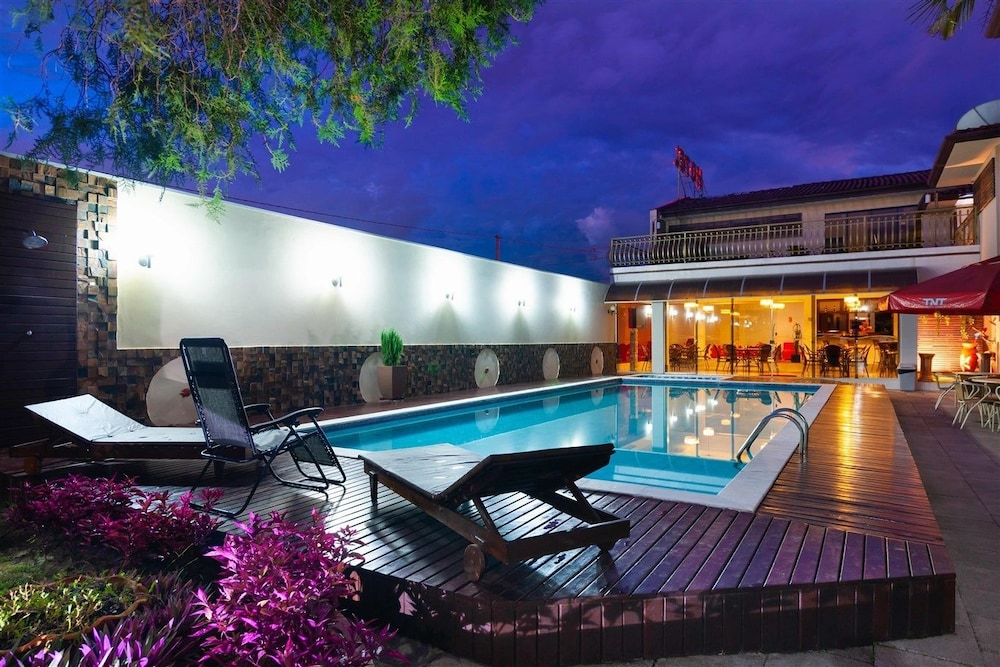 Hotel 365 4/60