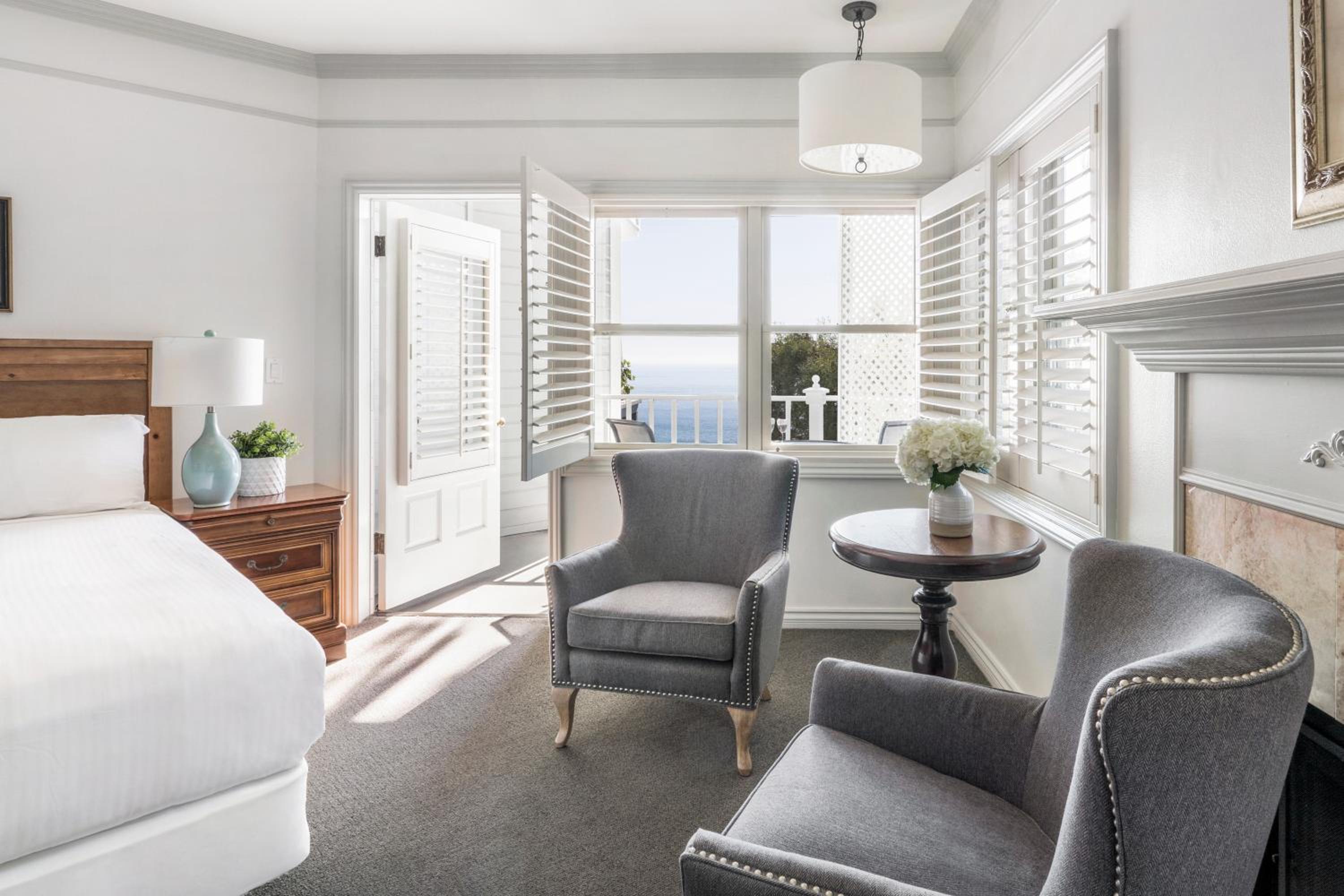 Pacific, King Bed, Balcony