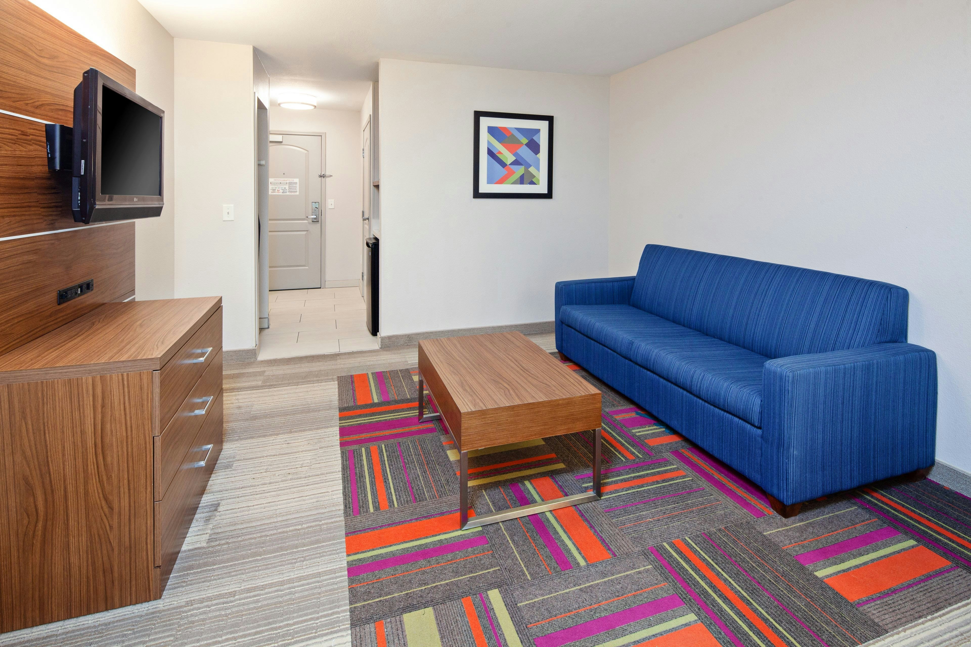 Holiday Inn Express Hotel Clovis Fresno 43/76