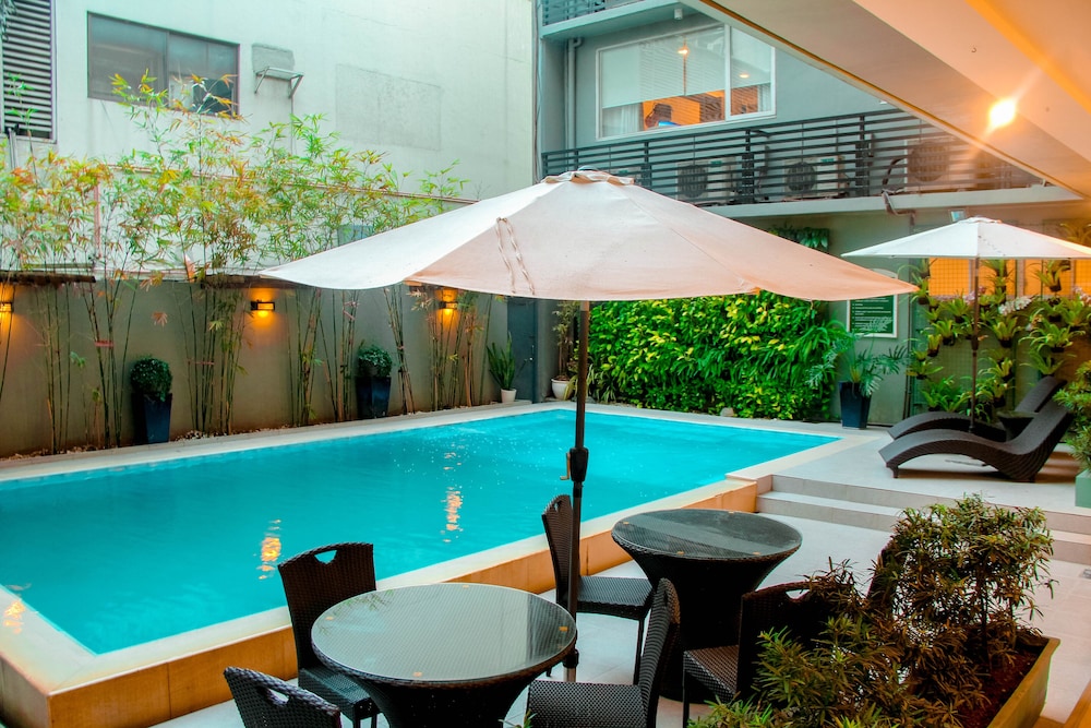 88 Courtyard Hotel 41/52