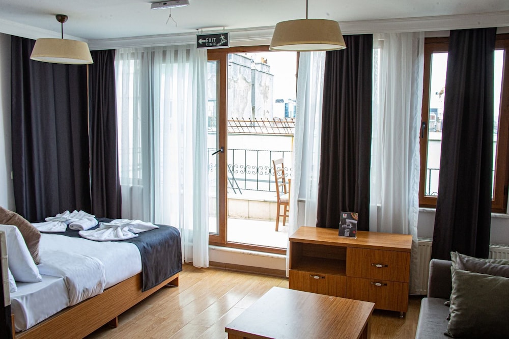Three Apples Suites 10/39