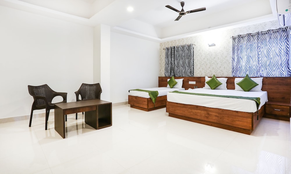 Itsy By Treebo - Comforts Inn, University Road Deralakatte 15/24