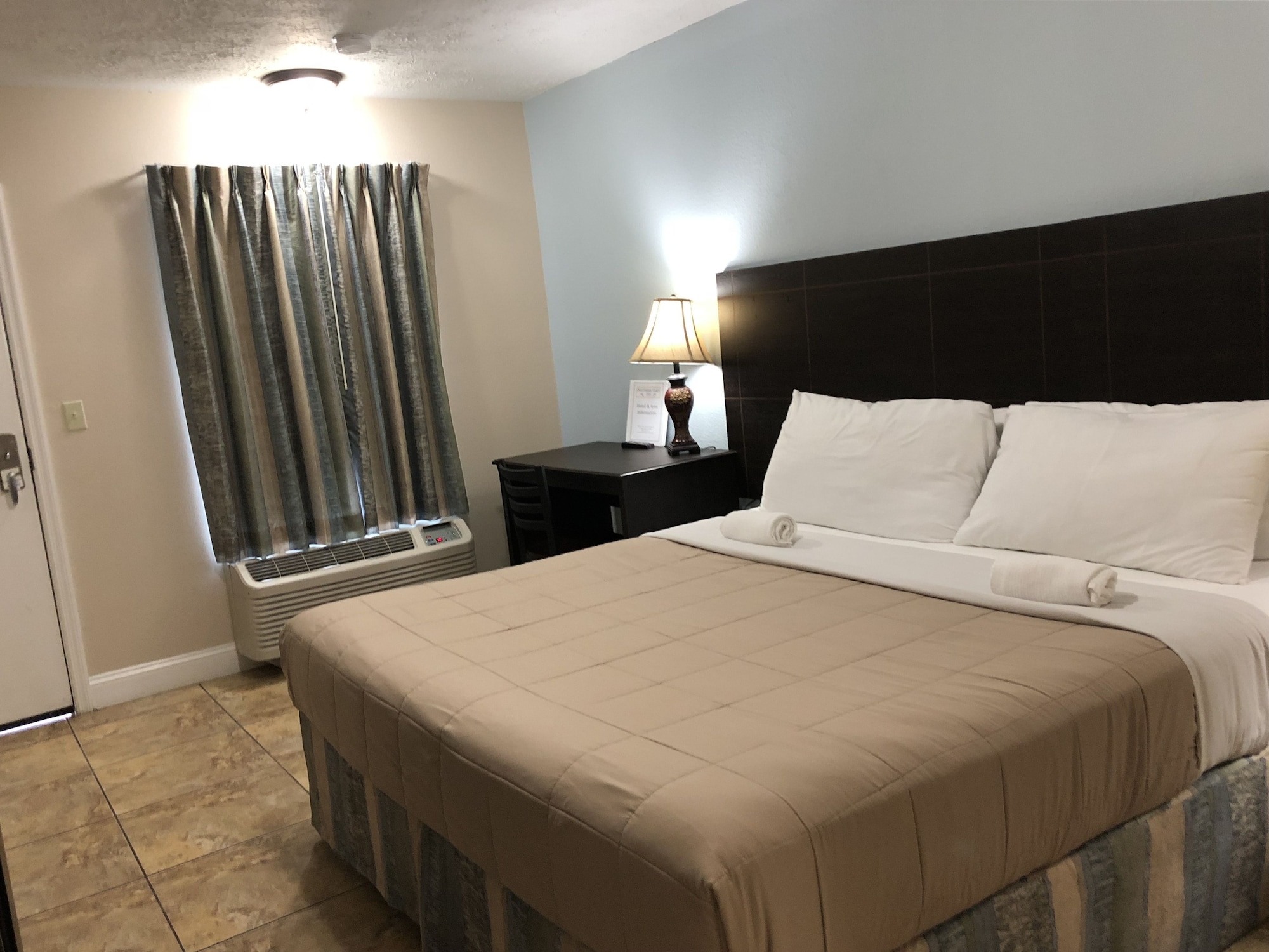 STANDARD, KING BED
