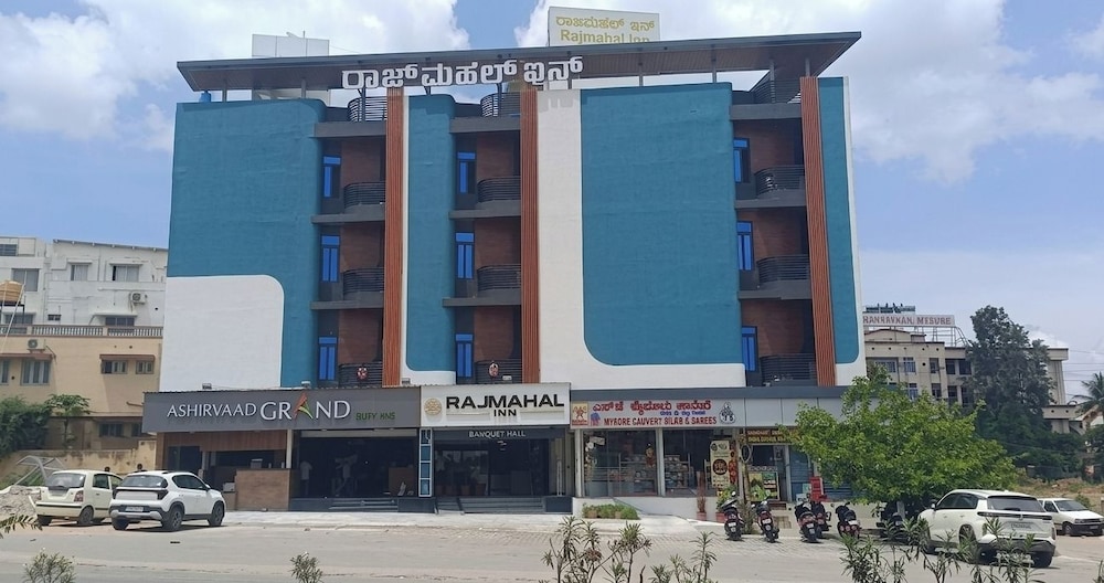 Rajmahal Inn 6/50