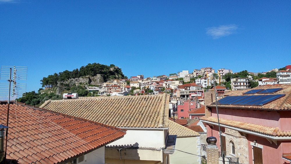 SAN NECTARIOS HOTEL 3/50