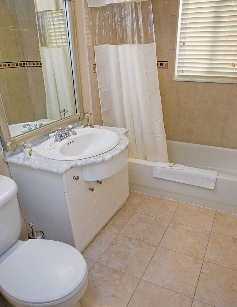 Sun Harbour Boutique Hotel 36/37