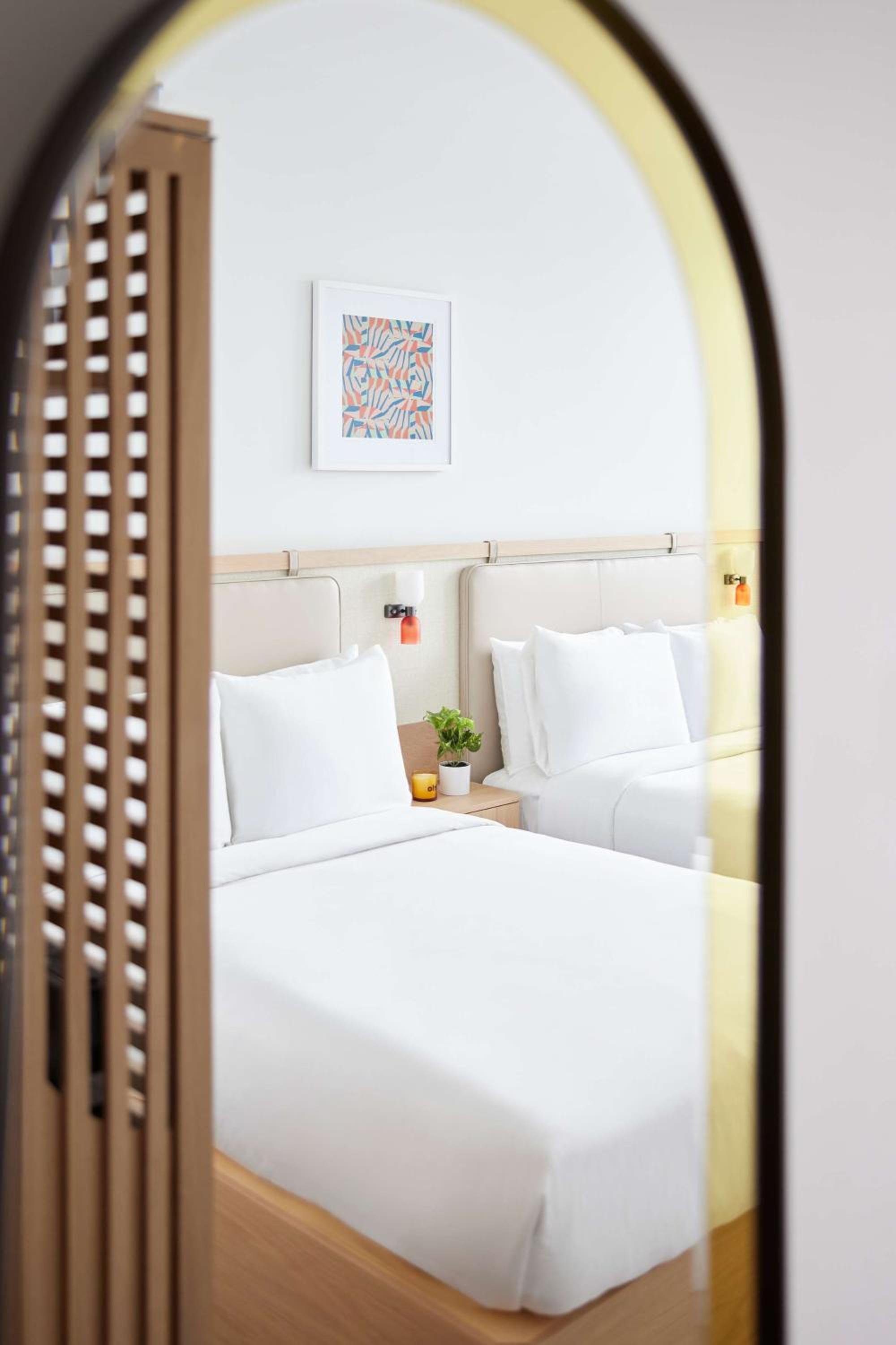 Room, Quadruple, Double Bed