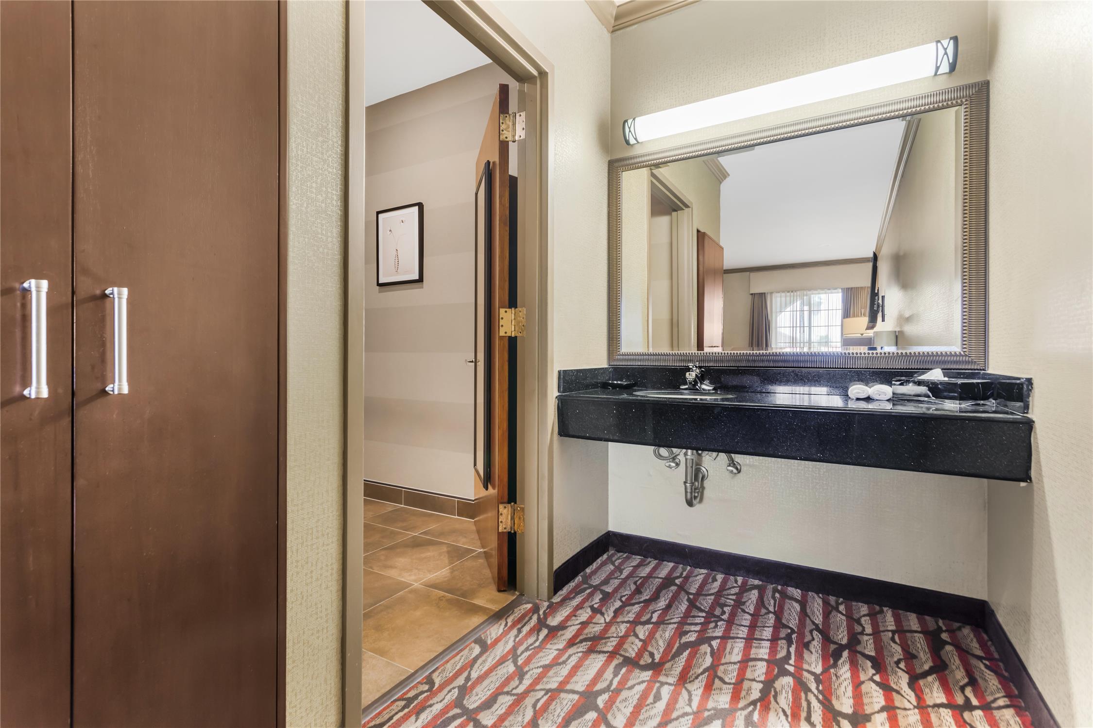 Best Western Plus Brookside Inn 61/62