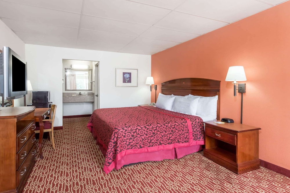 Days Inn By Wyndham Fredericksburg North 20/41