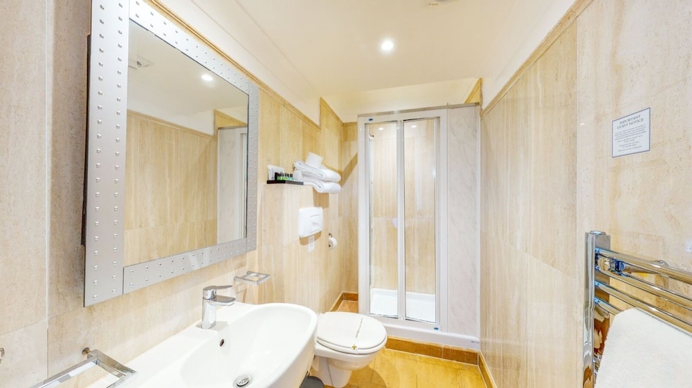 Msk Hotel 82 London 28/34