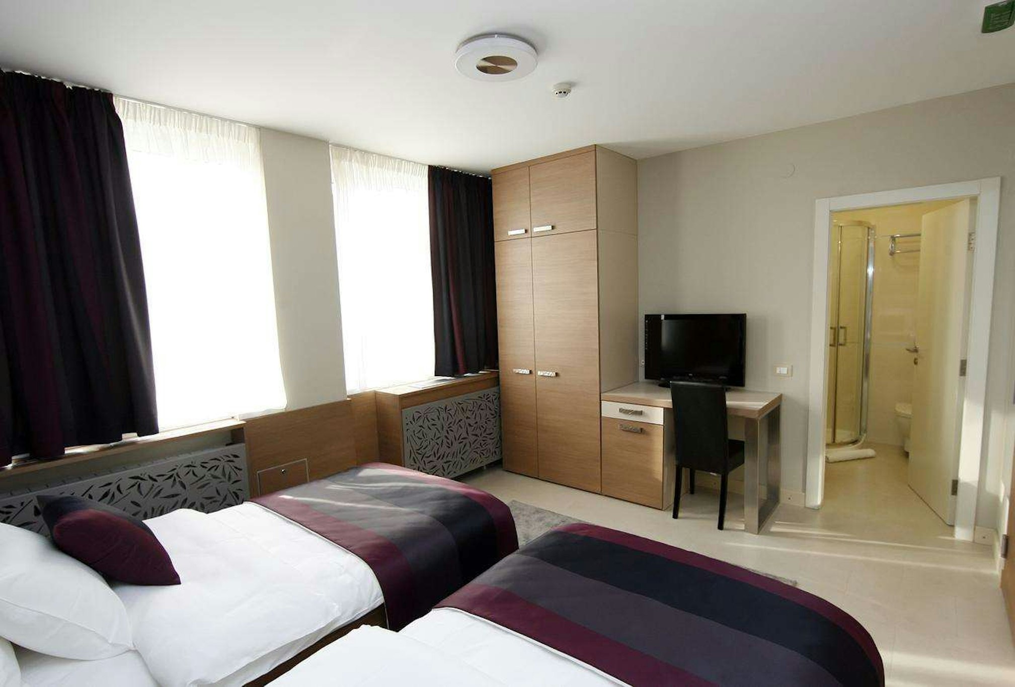 Hotel Srbija Garden 16/34