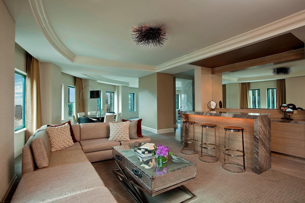 Sheraton Grand Chicago Riverwalk 37/62