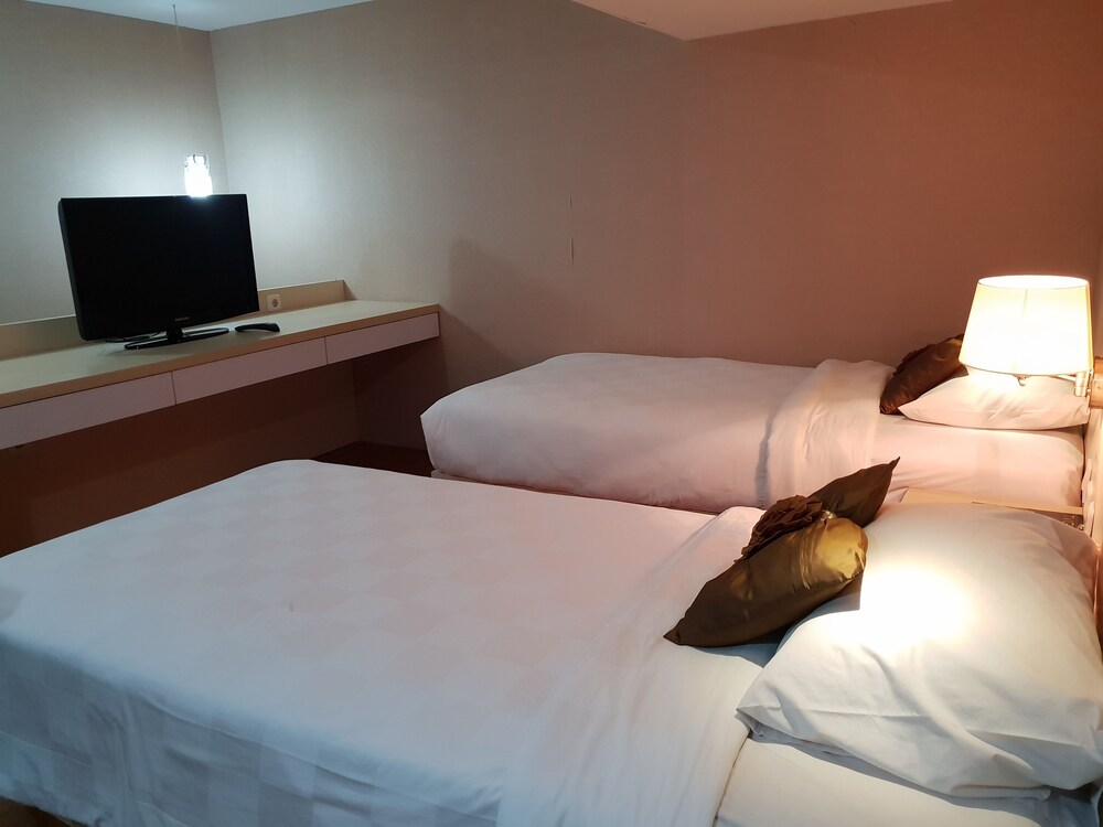 Scarlet Kebon Kawung Hotel 39/71