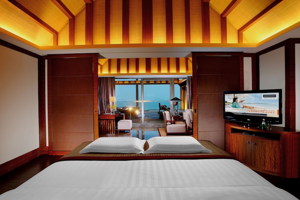 Pullman Oceanview Sanya Bay Resort and Spa 33/76