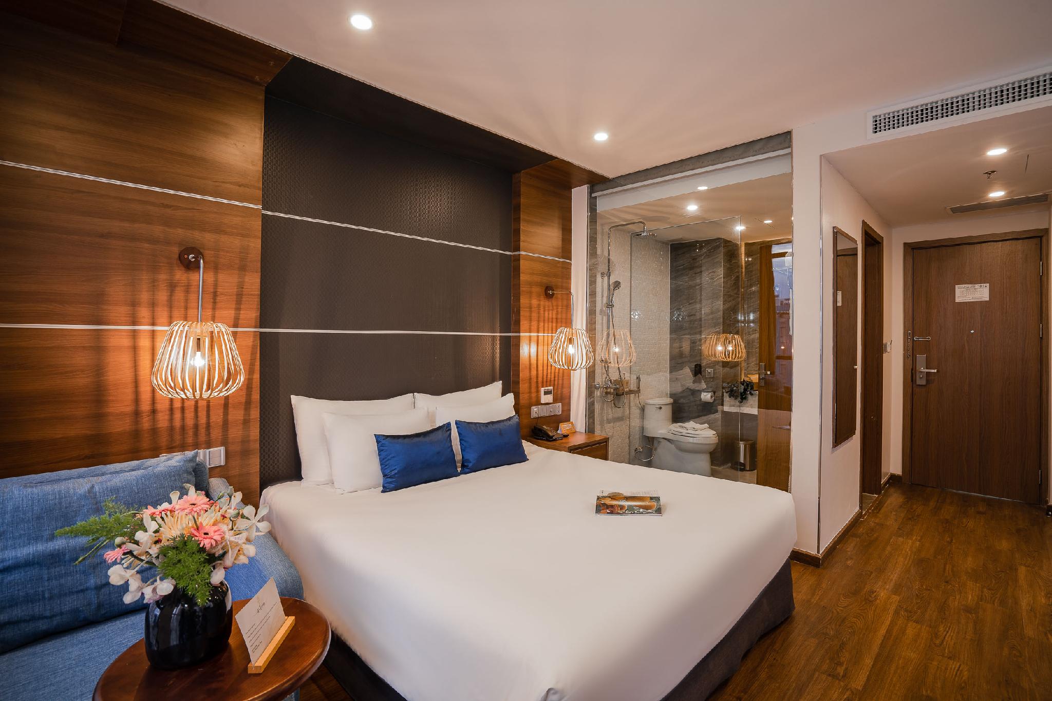 غرفة بسريرين منفصلين بإطلالة جزئية على البحر، Haian Beach Hotel And Spa 4/10