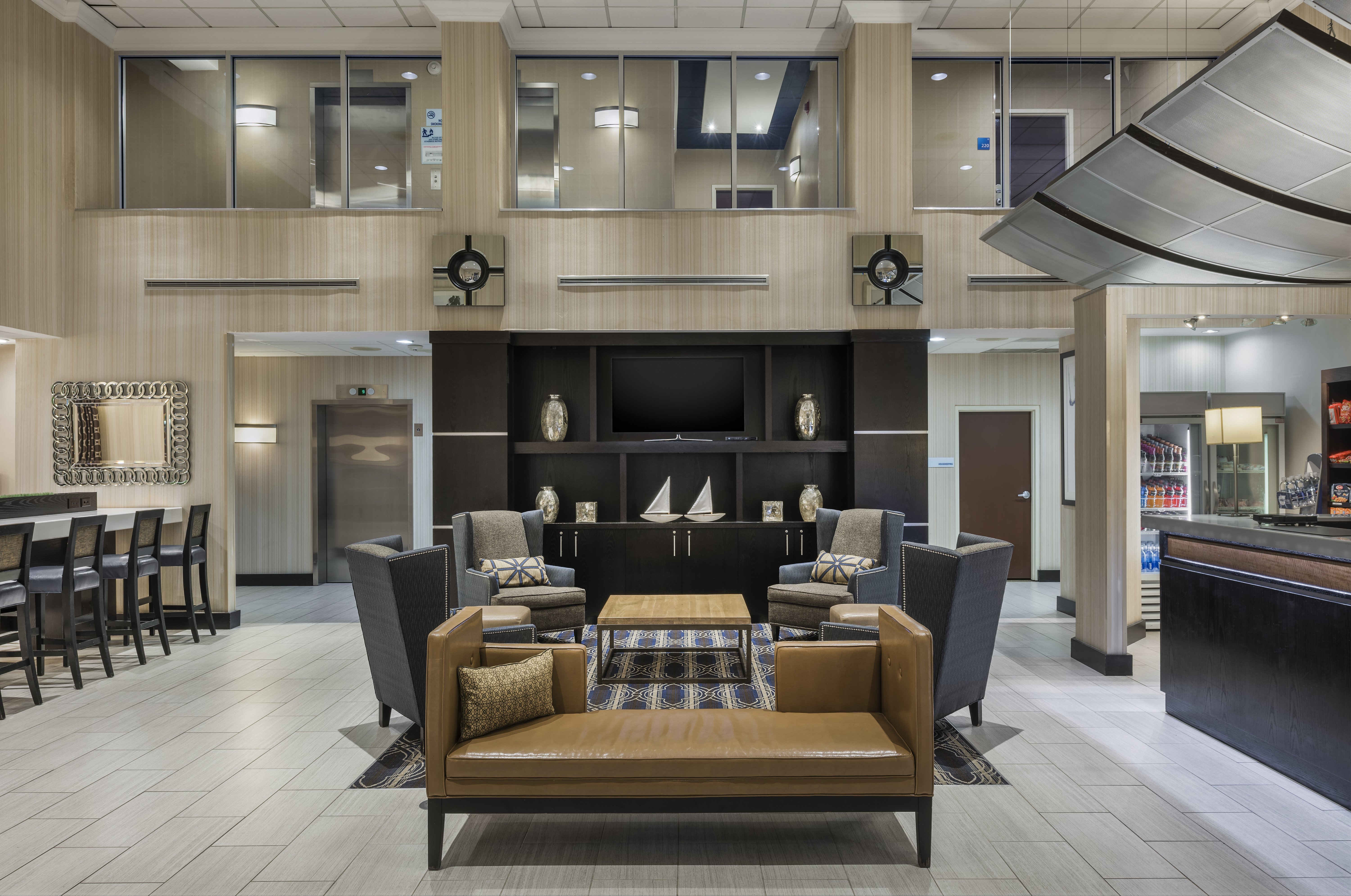 Holiday Inn Express Suites Laurel Lakes 33/58