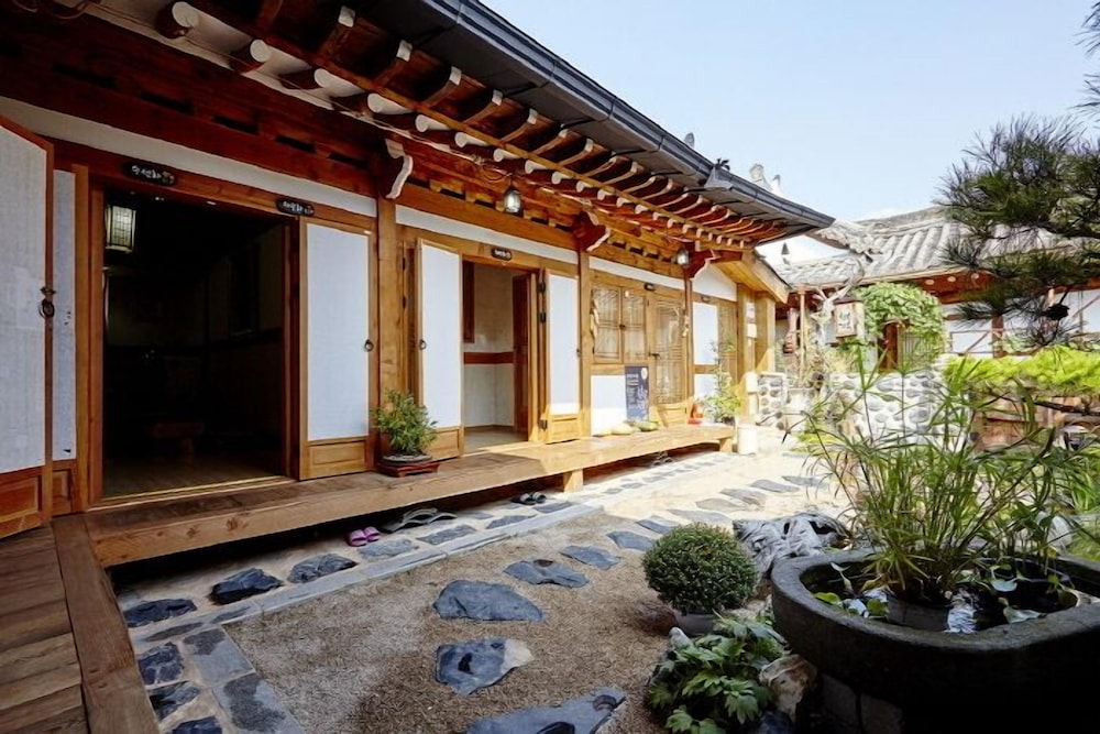 Happiness Full Hanok Guesthouse Jeonju 23/53