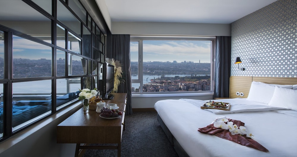 The Marmara Pera 14/61