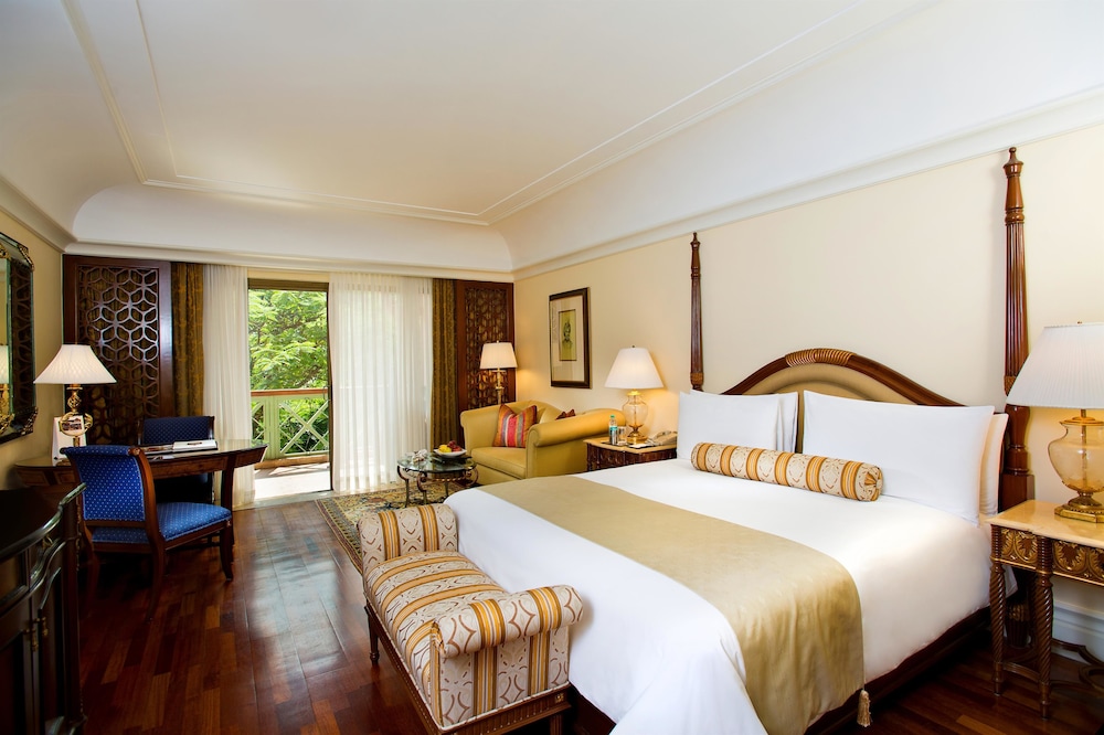 ROYAL, CLUB, SUITE