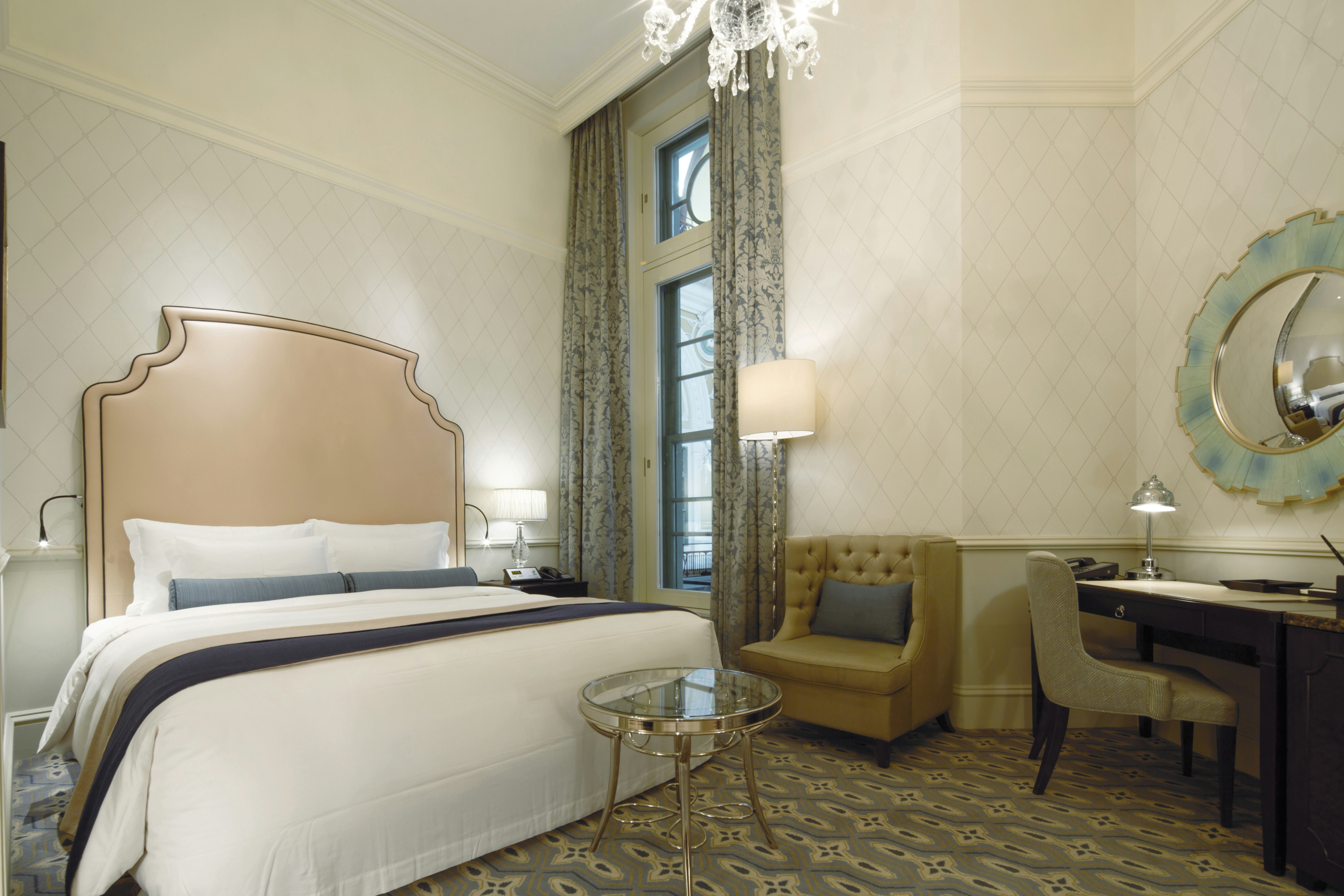 Room, King Bed, Dome Side