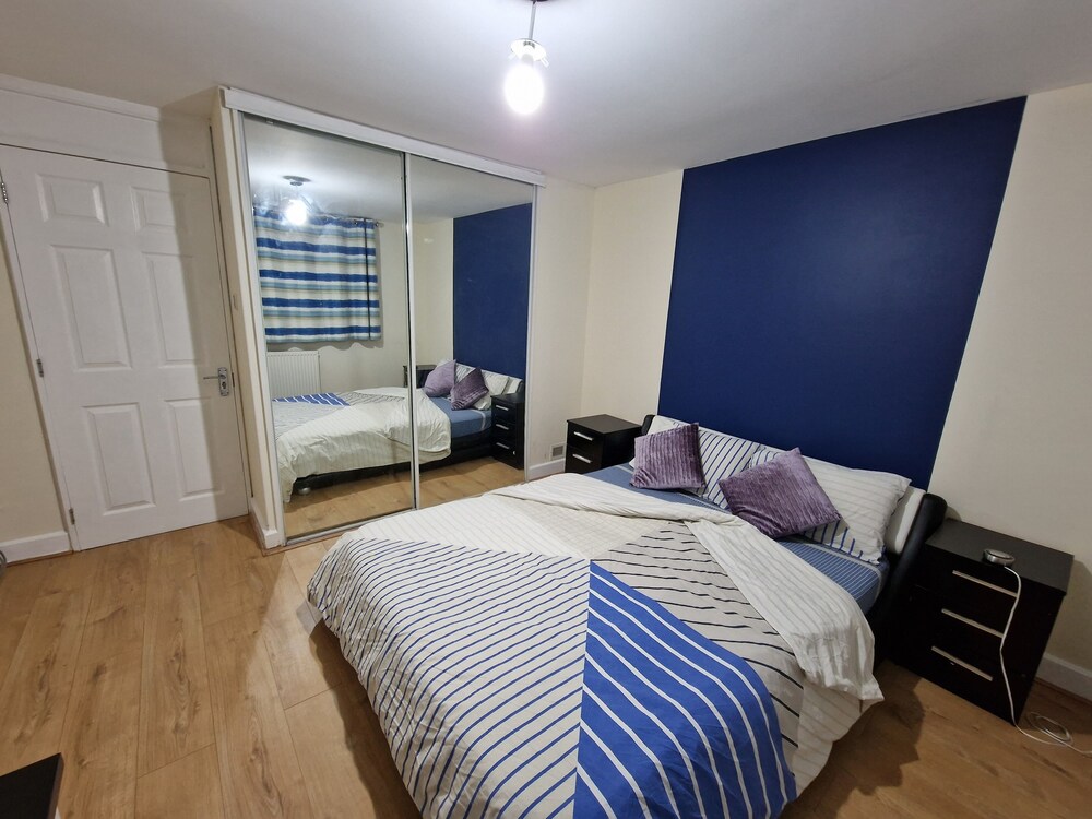 SnoozeDen Chalvey - Free Parking, Near M4 J6 12/35