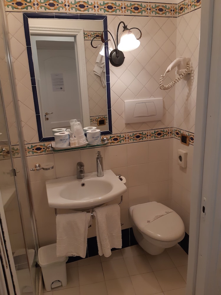 Hotel Antica Repubblica 71/73