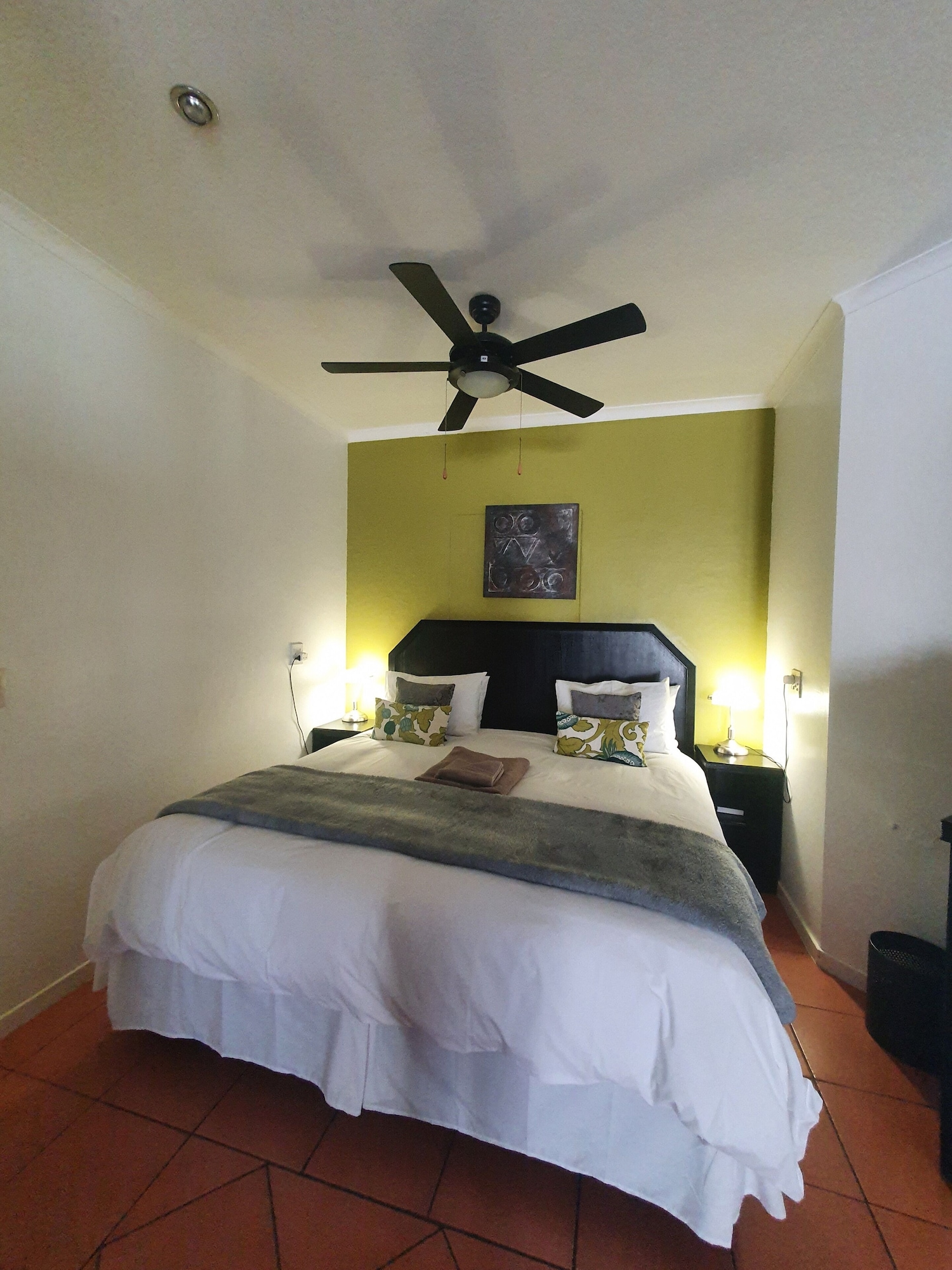 LUXURY, SUITE