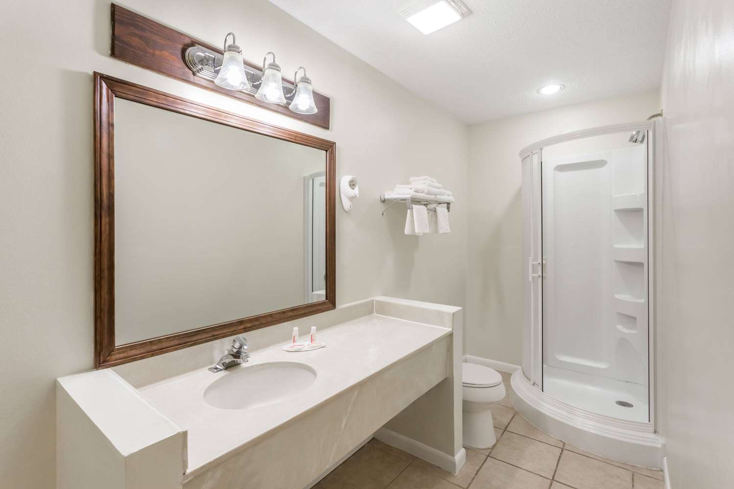 Best Western Greensboro Coliseum Inn 23/24